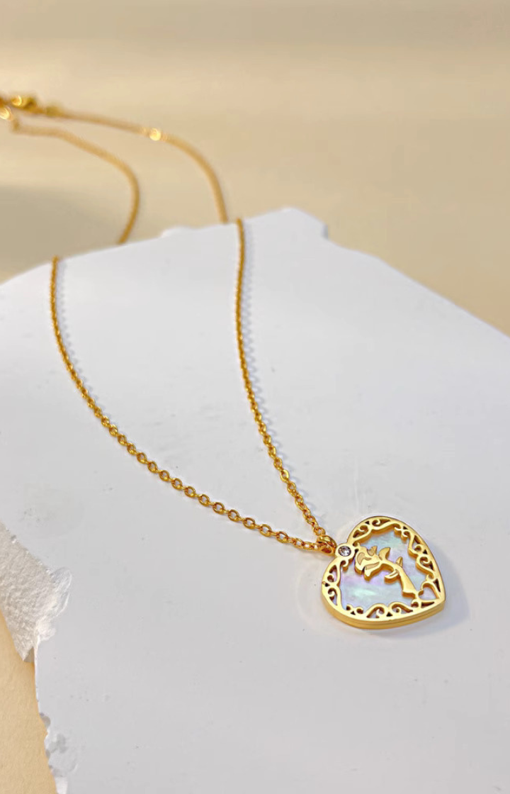 Rose Heart with Mother Pearl Pendant Chain Necklace