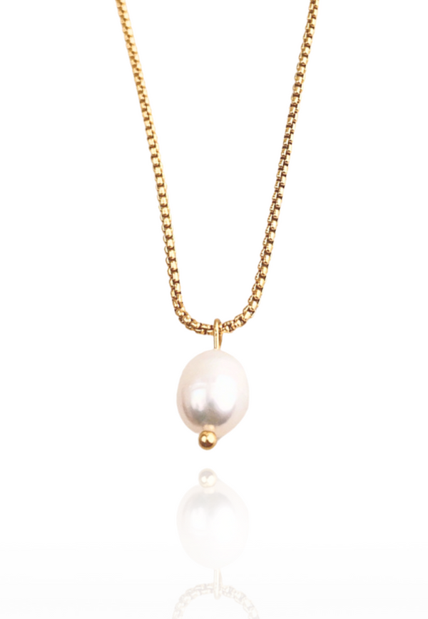 Natalie Pearl Pendant Chain Necklace in Gold