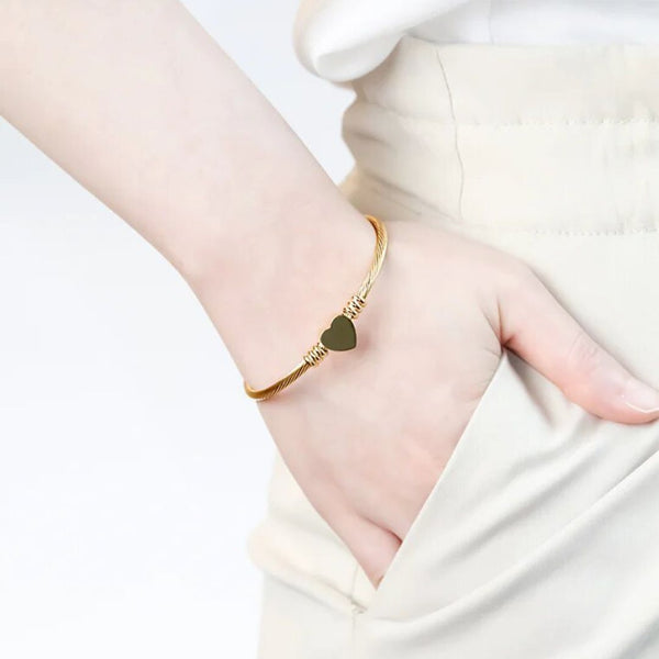 กำไลข้อมือหัวใจ Hathaway