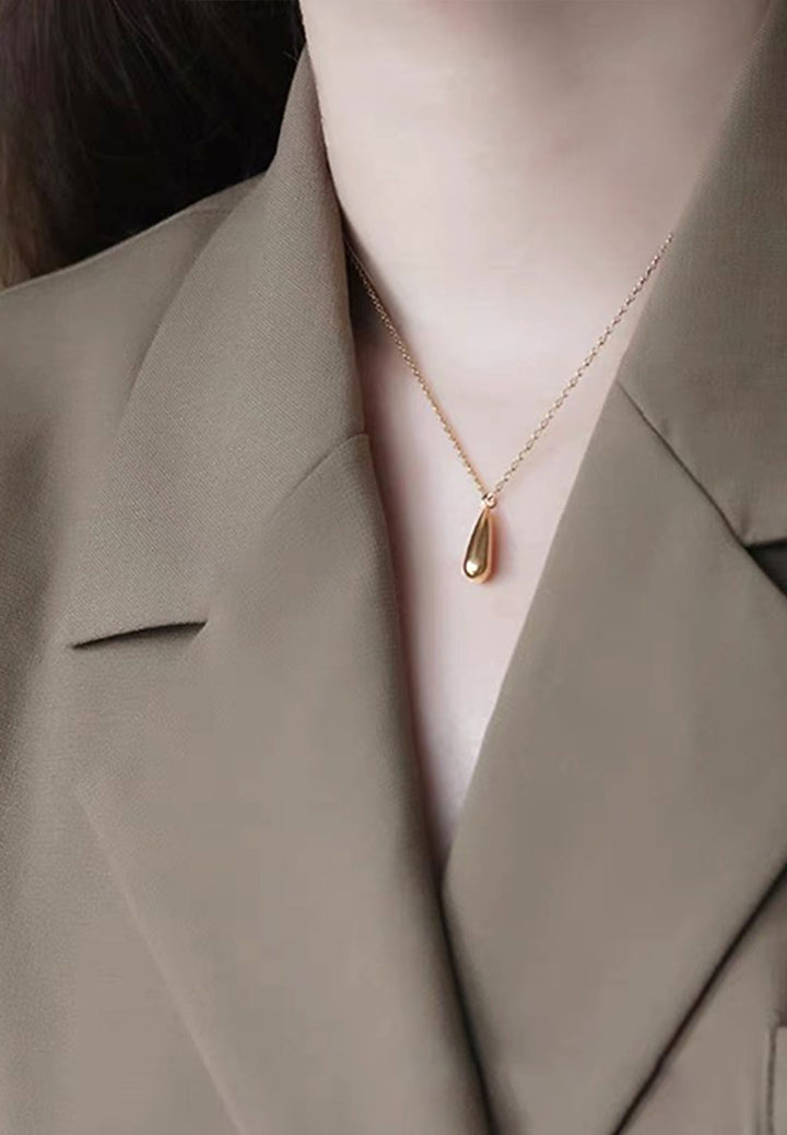 Celovis Jewellery Emberly Minimalist Teardrop Pendant Chain Necklace in Gold