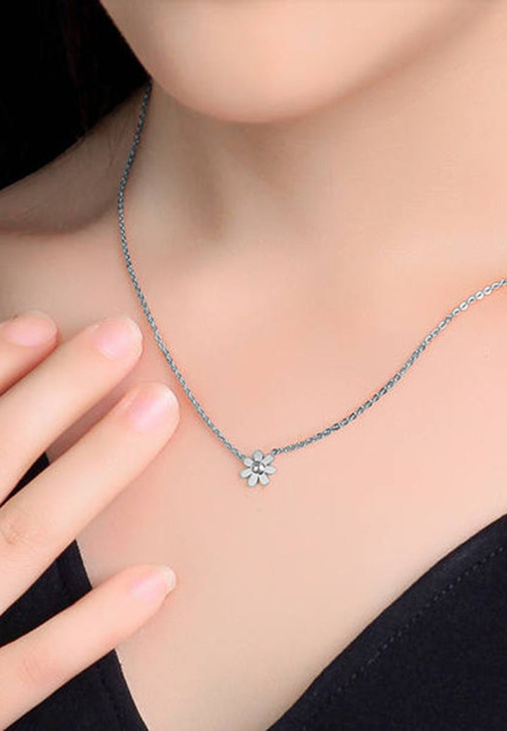 Celovis Jewellery - Daisy Dainty Flower Necklace