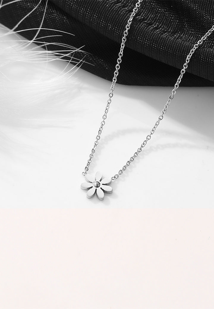 Celovis Jewellery - Daisy Dainty Flower Necklace