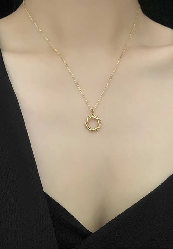 Celovis Jewellery -  Edith Twisted Spiral Ring Pendant Chain Necklace in Gold